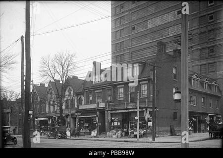 1118 Northwest corner of Dundas and Mutual Stock Photo