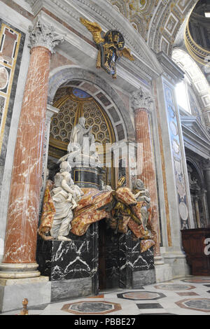 Monument to Pope Alexander VII (April 7, 1655 to May 22, 1667) Fabio Chigi by Bernini in 1678 in St. Peter's Basilica in St. Peter's Square, Vatican C Stock Photo