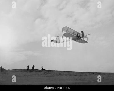 1261 Right front view of glider in flight (cropped) Stock Photo