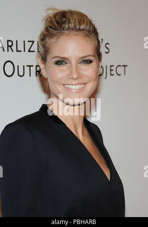 Heidi Klum arriving at the Vanity Fair and Entertainment Industry Foundation, Amped For Africa Celebrating the New Charlize Theron African Outreach Project Benefiting Oprah's Angel Network at Republic Restaurant in Los Angeles. March 2, 2006.KlumHeidi036 Red Carpet Event, Vertical, USA, Film Industry, Celebrities,  Photography, Bestof, Arts Culture and Entertainment, Topix Celebrities fashion /  Vertical, Best of, Event in Hollywood Life - California,  Red Carpet and backstage, USA, Film Industry, Celebrities,  movie celebrities, TV celebrities, Music celebrities, Photography, Bestof, Arts Cul Stock Photo