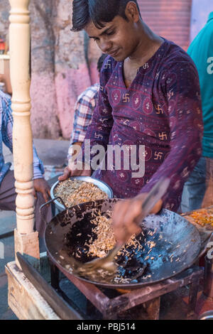 Street food seller in the streets of Agra, Uttar Pradesh, India, Asia Stock Photo