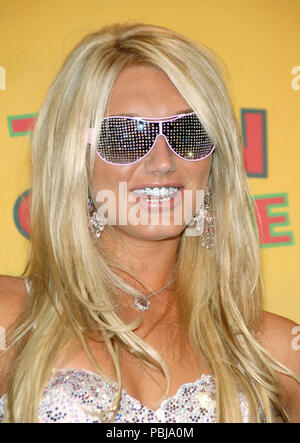 Brooke  Hogan at the TEEN CHOICE Awards at the Universal Amphitheatre  in Los Angeles. August 20, 2006.  headshot smile funny sunglass HoganBrooke069 Red Carpet Event, Vertical, USA, Film Industry, Celebrities,  Photography, Bestof, Arts Culture and Entertainment, Topix Celebrities fashion /  Vertical, Best of, Event in Hollywood Life - California,  Red Carpet and backstage, USA, Film Industry, Celebrities,  movie celebrities, TV celebrities, Music celebrities, Photography, Bestof, Arts Culture and Entertainment,  Topix, headshot, vertical, one person,, from the year , 2006, inquiry tsuni@Gamm Stock Photo