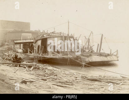 1872 Wreck of the river boat Terry on the Mississippi River after the 1896 tornado Stock Photo