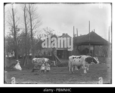 Abcoude, foto 43 Jacob Olie (max res). Beschrijving Abcoude     Achter is boerderij 'Groot-Rome', Gein-Noord.     Documenttype foto     Vervaardiger Olie, Jacob (1834-1905) Stock Photo