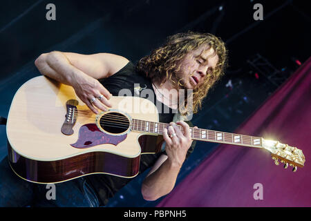 San Diego, California, USA. 26th July, 2018. MARK VOLLELUNGA of Nothing More performs at Mattress Firm Amphitheatre in Chula Vista, California on July 25, 2018 Credit: Marissa Carter/ZUMA Wire/Alamy Live News Stock Photo