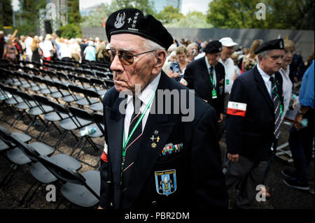 Warsaw, Poland. 29th July, 2018. A veteran attends memorial ceremonies marking the 74th anniversary of the outbreak of the 1944 Warsaw Uprising against the Germans during the World War II, in Warsaw, Poland, July 29, 2018. The Warsaw Uprising broke out on Aug. 1, 1944 and was the biggest resistance operation in German-occupied Europe. Credit: Jaap Arriens/Xinhua/Alamy Live News Stock Photo