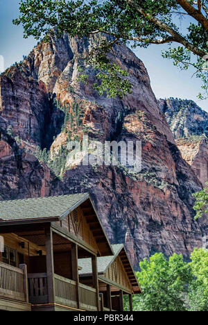 Utah Usa 3rd June 2018 Rustic Cabins Under The Towering Cliffs