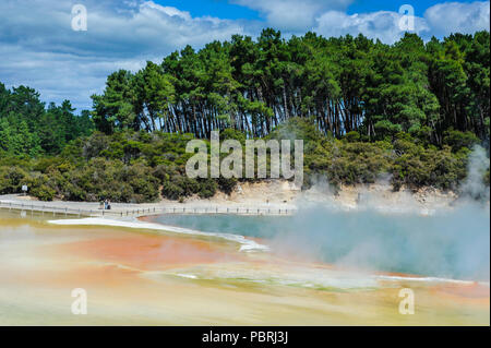 The colourful multi hued champagne pool, Wai-O-Tapu Volcanic Wonderland, North Island, New Zealand Stock Photo