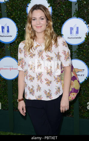 Drew Barrymore 004 at the 2015 Safe Kids Day in LA on the LOT Studio in Los Angeles. April 26, 2015Drew Barrymore 004 ------------- Red Carpet Event, Vertical, USA, Film Industry, Celebrities,  Photography, Bestof, Arts Culture and Entertainment, Topix Celebrities fashion /  Vertical, Best of, Event in Hollywood Life - California,  Red Carpet and backstage, USA, Film Industry, Celebrities,  movie celebrities, TV celebrities, Music celebrities, Photography, Bestof, Arts Culture and Entertainment,  Topix, Three Quarters, vertical, one person,, from the year , 2015, inquiry tsuni@Gamma-USA.com Stock Photo