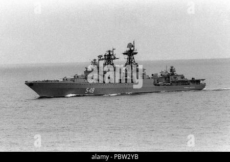 AdmiralPanteleev1993b. Port side view of the Russian Northern Fleet Udaloy class guided missile destroyer ADMIRAL PANTELEYEV (BPK-548) underway. Stock Photo