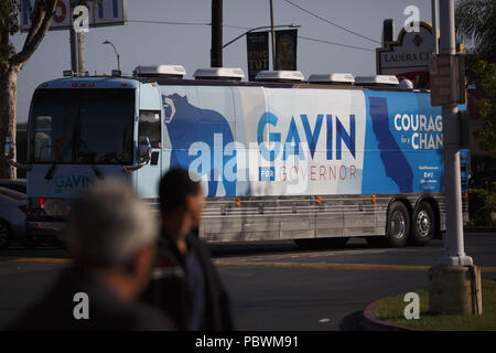 Los Angeles, California, USA. 31st May, 2018. The bus for Gavin Newsom, Democractic candidate for governor of California, arrives at the Stakely's Barber Salon with LA county Supervisor Mark Ridley Thomas on Thursday, May 31, 2018 in Los Angeles, Calif. © 2018 Patrick T. Fallon Credit: Patrick Fallon/ZUMA Wire/Alamy Live News Stock Photo