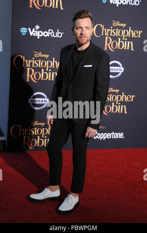 CHRISTOPHER ROBIN, l-r: Ewan McGregor as Christopher Robin, Winnie the ...