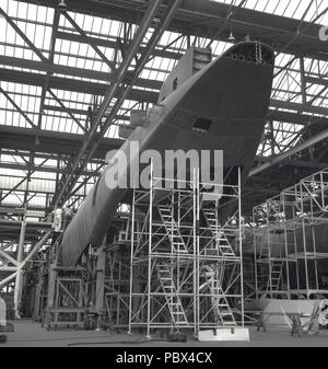 1950s, historical, an aircraft under construction at the Short Brothers aerospace hanger, Belfast, Northern Ireland, Shorts was founded in 1908 and was the first company in the world to make production aircraft. Stock Photo