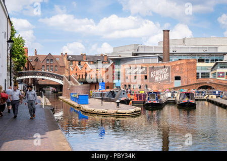 Regency Wharf at Gas Street Basin, Birmingham, England, UK, where the Worcester and Birmingham Canal, and the BCN Main Line meet. Stock Photo