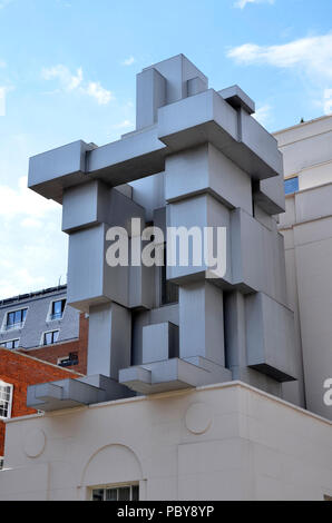 The Anthony Gormley designed hotel room at the exclusive Beaumont Hotel in Brown Hart Gardens, Mayfair, London Stock Photo