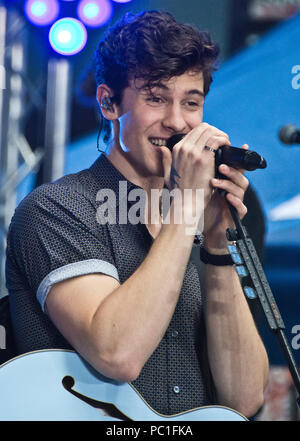 New York, NY, USA. 1st June, 2018. Canadian Singer-Songwriter Shawn Mendes Performs on NBC's 'Today' Show Summer Concert Series at Rockefeller Plaza. Stock Photo