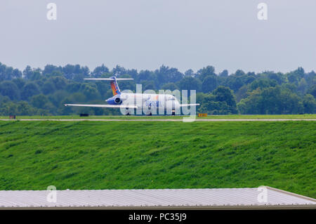 Allegiant Airlines taxiing and taking off from Lexington Bluegrass Airport Stock Photo