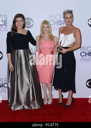 Big Ban Theory cast Mayim Bialik, Melissa Rauch, Kaley Cuoco-Sweeting, 237 at People's Choice Awards 2015 at the Nokia Theatre in Los Angeles. Press Room, January 7, 2015Big Ban Theory cast Mayim Bialik, Melissa Rauch, Kaley Cuoco-Sweeting, 237  Event in Hollywood Life - California, Red Carpet Event, USA, Film Industry, Celebrities, Photography, Bestof, Arts Culture and Entertainment, Topix Celebrities fashion, Best of, Hollywood Life, Event in Hollywood Life - California, Red Carpet and backstage, movie celebrities, TV celebrities, Music celebrities, Arts Culture and Entertainment, vertical,  Stock Photo