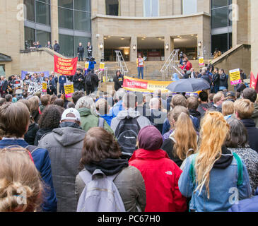 Glasgow, UK. 31st July 2018. Stop The Mass Eviction of Refugees protests at Buchanan street steps, Glasgow, Scotland. Stock Photo