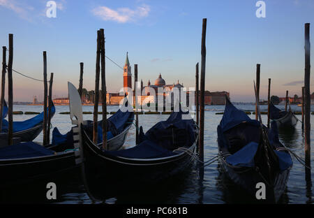 Venice, Italy. 6th July, 2018. Scene from Venice, Italy. Venice, the capital of northern Italy's Veneto region, is built on more than 100 small islands in a lagoon in the Adriatic Sea. It has no roads, just canals ''“ including the Grand Canal thoroughfare ''“ lined with Renaissance and Gothic palaces. Credit: Leigh Taylor/ZUMA Wire/Alamy Live News Stock Photo