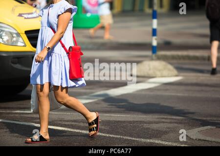 Tallinn, Estland. 31st July, 2018. A fashionista walking on the street in Tallinn Estonia - July 31, 2018 - Credit: Runway Manhattan ***For Editorial Use Only*** | Verwendung weltweit/dpa/Alamy Live News Stock Photo