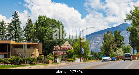 TAOS, NM, USA-8 JULY  18: El Pueblo Lodge, a motel but originally a ranch, is overlooked by Taos mountain. Stock Photo