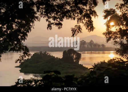 Sunrise at Jinja, source of the river Nile, Uganda Stock Photo
