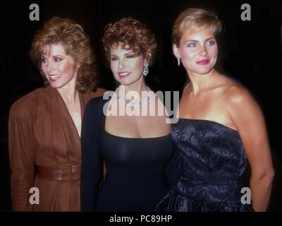 Stephanie Powers Raquel Welch and Kim Alexis 1990 Photo By Adam Scull ...