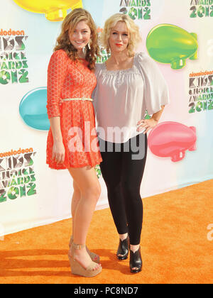 Jennie Garth, daughter Luca Bella Facinelli  at the 25th Ann.NickelOdeon Kid Choice's Awards - 2012 at The Galen Center In Los Angeles.Jennie Garth, daughter Luca Bella Facinelli  119 ------------- Red Carpet Event, Vertical, USA, Film Industry, Celebrities,  Photography, Bestof, Arts Culture and Entertainment, Topix Celebrities fashion /  Vertical, Best of, Event in Hollywood Life - California,  Red Carpet and backstage, USA, Film Industry, Celebrities,  movie celebrities, TV celebrities, Music celebrities, Photography, Bestof, Arts Culture and Entertainment,  Topix, vertical,  family from fr Stock Photo