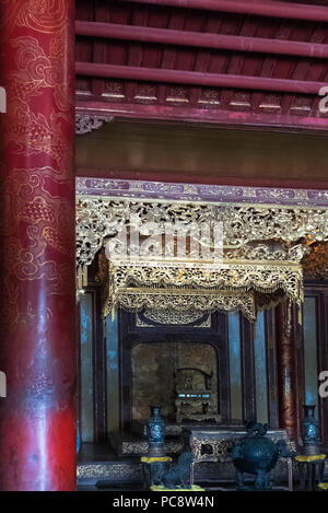 Emperor's throne, Thai Hoa Palace interior, Imperial Palace, Hue, Viet Nam Stock Photo