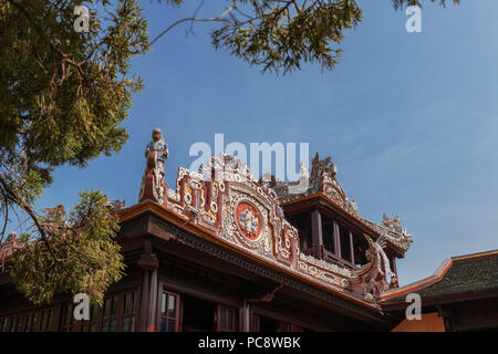 Roof detail, Royal Library or Emperor's Reading Room (Thái Bình Lâu), Forbidden Purple City, Hue, Viet Nam Stock Photo