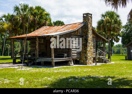 Old historic log cabin located near Wachula Florida Stock Photo