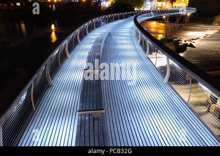 The Millennium Bridge over the River Aire in Castleford at night Stock Photo