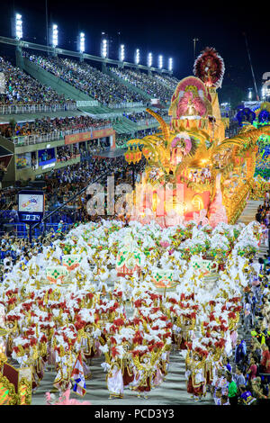 Dancers at the main Rio de Janeiro Carnival parade in the Sambadrome (Sambodromo) arena, Rio de Janeiro, Brazil, South America Stock Photo