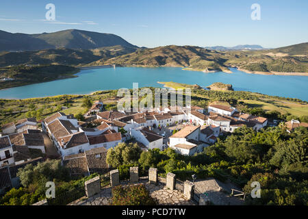 View of white village and turquoise coloured reservoir, Zahara de la Sierra, Sierra de Grazalema Natural Park, Andalucia, Spain, Europe
