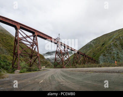 Viaducto del Toro (Del Toro Viaduct) Tren de las Nubes Railway -Quebrada del Toro, Salta, Argentina Stock Photo