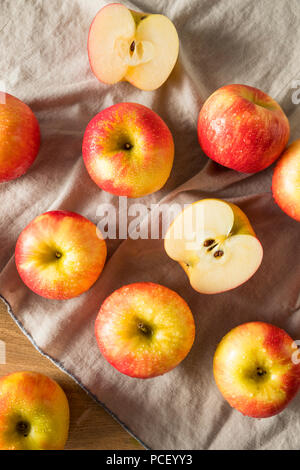 Raw Red Organic Honeycrisp Apples Ready to Eat Stock Photo - Alamy