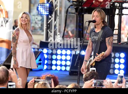 Julia Michaels out and about for Keith Urban in Concert on the NBC Today  Show, Rockefeller Plaza, New York, NY August 2, 2018. Photo By: Derek Storm/ Everett Collection Stock Photo - Alamy