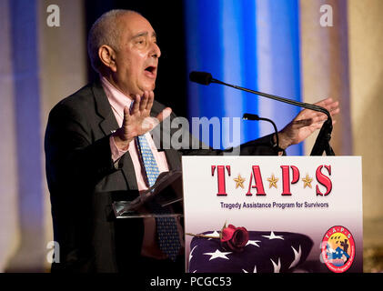 Assistance Program for Survivors (TAPS) Honor Guard Congressional Award recipient and emmy award-winning actor Ben Stien addresses the TAPS Gala, Washington, D.C., April 15, 2008. TAPS provides military families of fallen service members with a national network of support, mentoring, case work assistance, crisis intervention and grief and trauma resources. Stock Photo