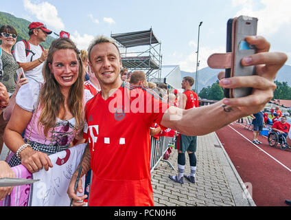 Rottach-Egern, lake Tegernsee, Germany. 3rd July 2018. FC Bayern Munich, Rottach Egern, August 03, 2018 RAFINHA (FCB 13)   gives autographes to the fans  in the trainings camp for preparation Season 2018/2019,  August 3, 2018  in Rottach-Egern, lake Tegernsee, Germany. © Peter Schatz / Alamy Live News Stock Photo