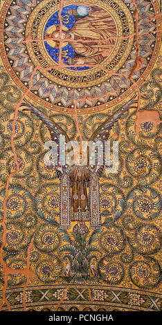 Vorhalle der alten Kirche, Mosaiken von Hermann Schaper, ausgeführt von der Firma Puhl & Wagner, Christus und Engel Stock Photo