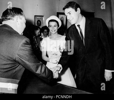 robert hossein, caroline eliacheff, 60s Stock Photo: 214378127 - Alamy