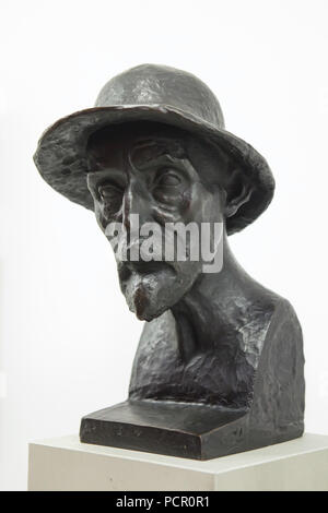 Bust of French Impressionist painter Pierre-Auguste Renoir by French sculptor Aristide Maillol (1907) on display in the Kunsthalle Mannheim in Mannheim, Baden-Württemberg, Germany. Stock Photo