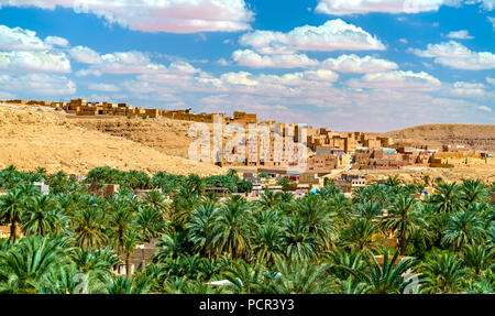 Ksar Bounoura, an old town in the M'Zab Valley in Algeria Stock Photo