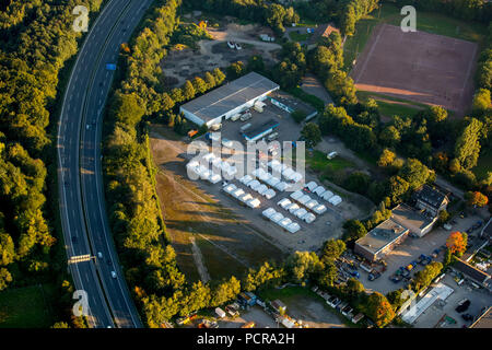 Duisburg building up camp for 300 refugees in Walsum, Duisburg, Ruhr area, North Rhine-Westphalia, Germany Stock Photo
