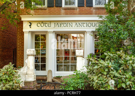 Cote Jardin Antiques, 3218 O Street NW, Georgetown, Washington DC Stock Photo