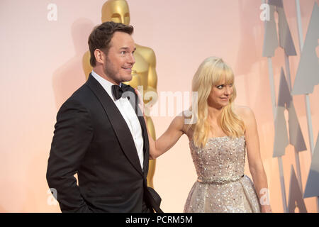 HOLLYWOOD, CA - FEBRUARY 22:  Chris Pratt and Anna Faris attendst the 87th Annual Academy Awards at Hollywood & Highland Center on February 22, 2015 in Hollywood, California.   People:  Chris Pratt and Anna Faris Stock Photo