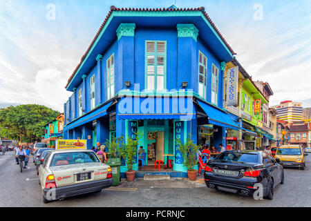 Colored wooden houses, shops, street scenes, Serangoon Road, Little India district, Singapore, Asia, Singapore Stock Photo