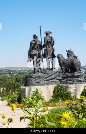 'Explorers at the Portage' Lewis and Clark statue overlooking Great Falls, MT, USA Stock Photo