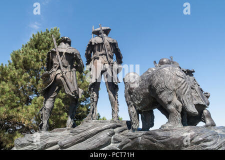 'Explorers at the Portage' Lewis and Clark statue overlooking Great Falls, MT, USA Stock Photo